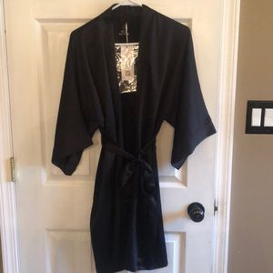 NWT Black satin robe with pockets